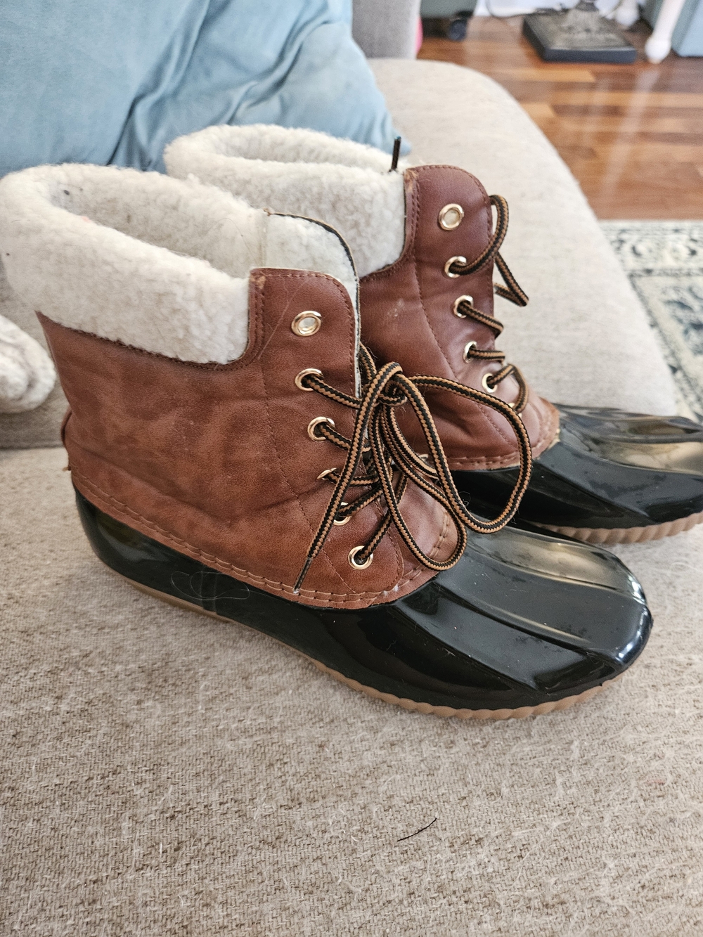 Rue 21 Women’s Brown Winter Duck Boots with Shearling Lining